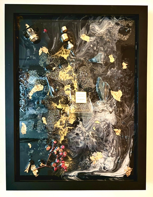 Coco Chanel, fractured